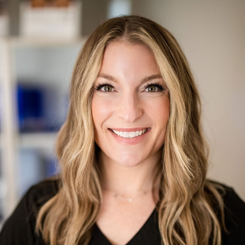 Krista Robinson 2 Headshots Square